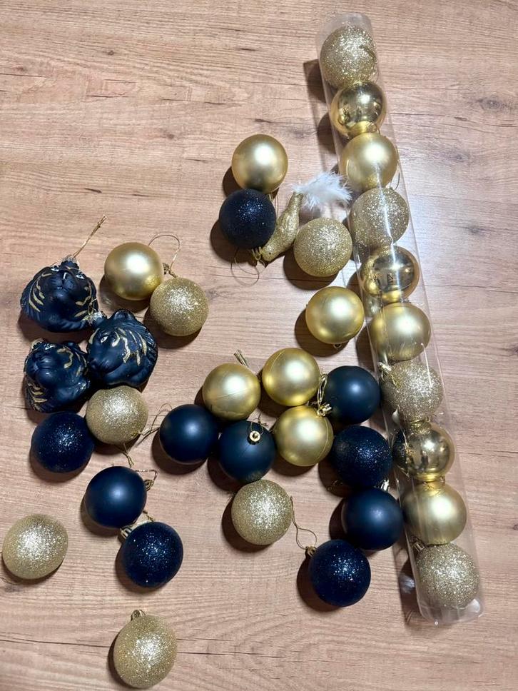 Goudkleurige en zwarte kerstballen mix, Diversen, Kerst, Nieuw, Ophalen of Verzenden