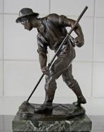 Rudolf Kaesbach 1873-1955==jonge boer met zeis==BRONS, Antiek en Kunst, Ophalen of Verzenden, Brons