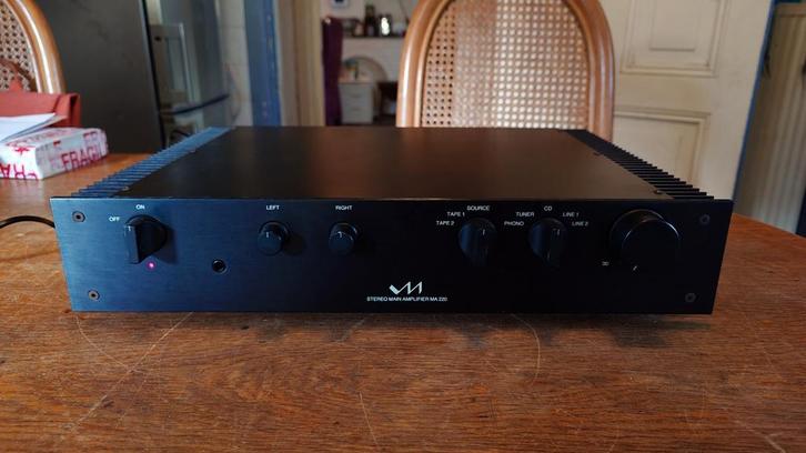 Van Medevoort MA 220 versterker high end defect werkt niet!, Audio, Tv en Foto, Versterkers en Receivers, Niet werkend, 120 watt of meer