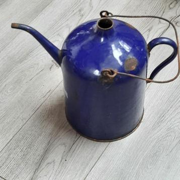 oude petroleum kan  5 liter,  blauw  met witte letters beschikbaar voor biedingen