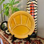 FONDUEBORD BESIO & PIGLIO GEEL KERAMIEK VINTAGE, Keramiek, Ophalen of Verzenden, Zo goed als nieuw, Bord(en)