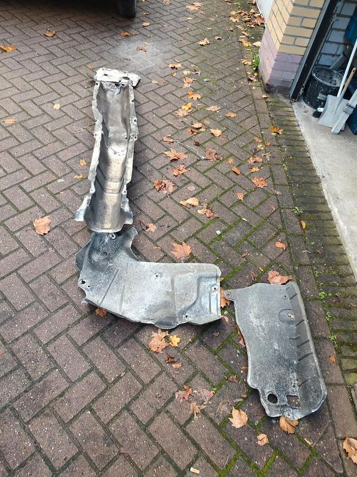 VW Golf GTI G60 Hitteschild Tunnel Compleet, Auto-onderdelen, Carrosserie en Plaatwerk, Bumper, Volkswagen, Voor, Achter, Gebruikt