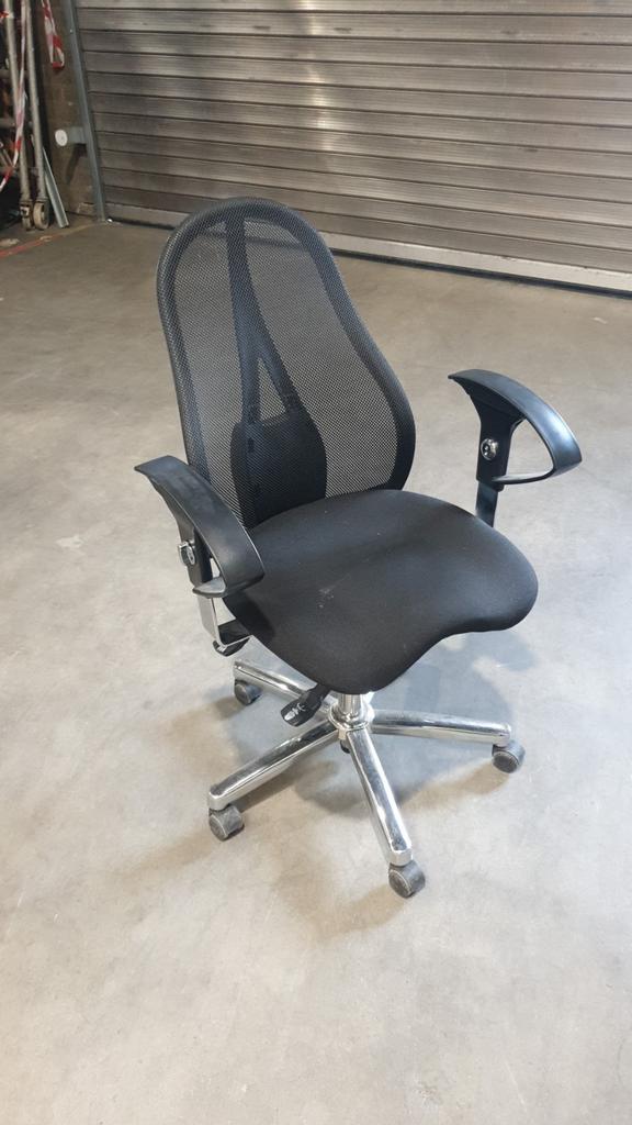 Zwarte Bureaustoel met Mesh Rugleuning, Huis en Inrichting, Bureaustoelen, Ophalen