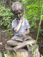 013*Bronzen jongen met boek(Boven €75 geen verzendkosten), Ophalen of Verzenden, Nieuw, Overige materialen, Mensenbeeld