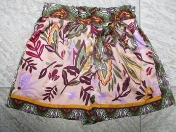 Korte broek roze / groen maat M broekje Sfera beschikbaar voor biedingen