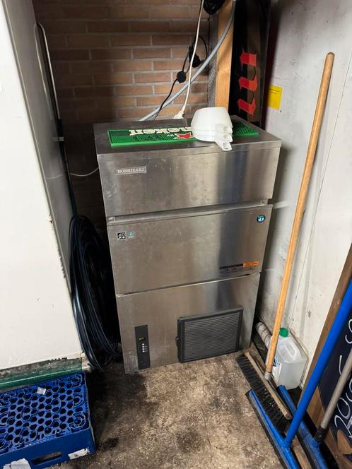 Hoshizaki ijsblokjesmachine met bunker IM-130NE-HC-23, Zakelijke goederen, Horeca | Keukenapparatuur, Koelen en Vriezen, Gebruikt