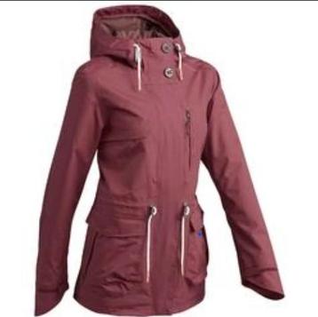 Mooie regenjas/tussenjas beschikbaar voor biedingen