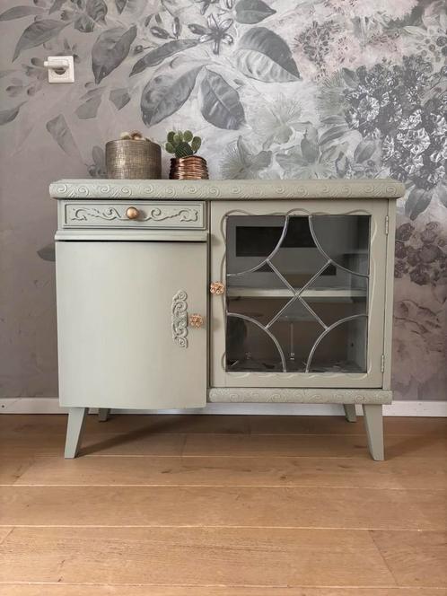 Prachtig vintage vitrinekastje / drankkastje, Huis en Inrichting, Kasten | Vitrinekasten, Zo goed als nieuw, Minder dan 100 cm