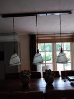 Mooie grote hanglamp met 3 glazen kappen., Ophalen