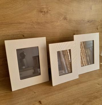 3 zware porseleinen fotolijsten van Wedgwood  beschikbaar voor biedingen