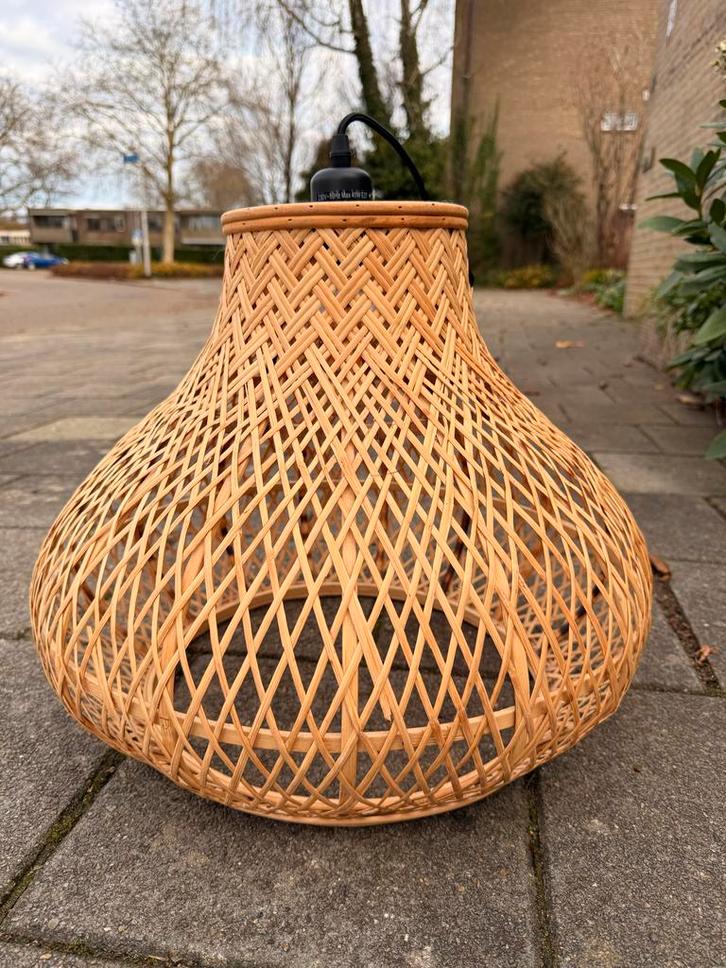 Rotan hanglamp, Huis en Inrichting, Lampen | Lampenkappen, Gebruikt, 25 tot 50 cm, Rond, Beige, Ophalen