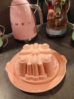 Mooie pastel roze puddingvorm van Regout, Antiek en Kunst, Verzenden