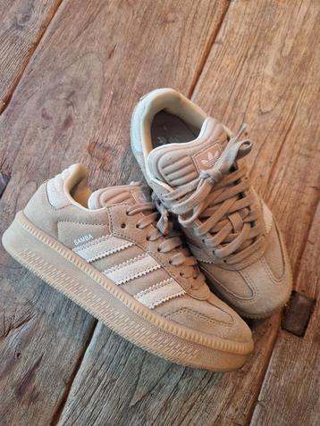 Adidas Samba maat 35,5 beige  beschikbaar voor biedingen