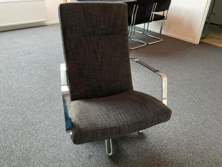 Draaifauteuil zwart/grijs, Huis en Inrichting, Fauteuils, Zo goed als nieuw, Stof, 50 tot 75 cm, Minder dan 75 cm, Ophalen