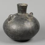 A pre-Columbian Olla (poison container), Verzenden