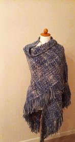 Manos del Uruqua Poncho 225 breed  210 tot aan de punt, Kleding | Dames, Mutsen, Sjaals en Handschoenen, Verzenden, Maat 46/48 (XL) of groter