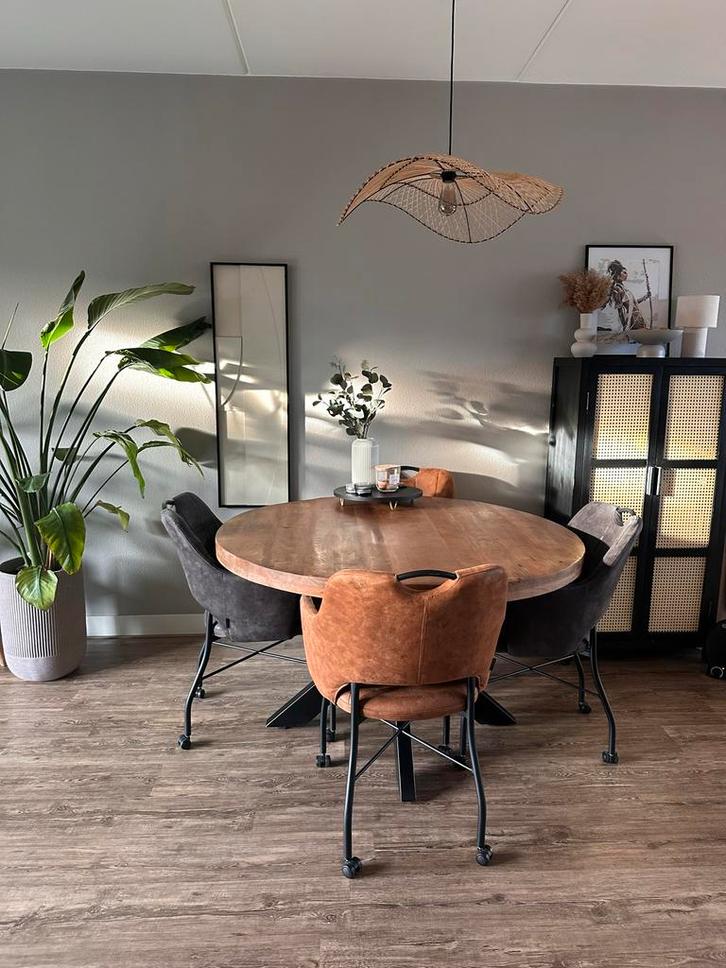 Ronde mangohouten eettafel – stijlvol en stevig. 130cm, Huis en Inrichting, Tafels | Eettafels, Zo goed als nieuw, Ophalen