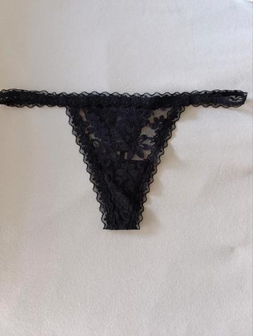 Luxe zwarte dames string met kant maat M beschikbaar voor biedingen