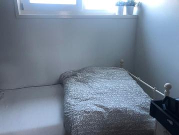Metalen eenpersoonsbed incl matras 90/200 beschikbaar voor biedingen