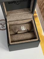 Diamant Ring 1.47cttw CVD Radiant cut E VS1 18K maat 54 IGI, Nieuw, Ophalen of Verzenden, 17 tot 18, Met edelsteen