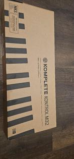 Komplete Kontrol m32, Muziek en Instrumenten, Verzenden, Nieuw