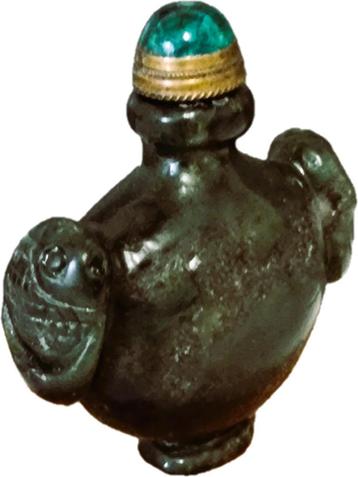 Snuff bottle - snuifflesje in Jadeiet/jade. beschikbaar voor biedingen