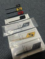 _S embleem _S logo S embleem c63S E63S GLE63S GLC63S A45S CL, Auto diversen, Tuning en Styling, Ophalen of Verzenden
