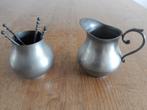 Tinnen melkkan en lepelvaasje met 4 lepels. Engeltjes tin, Antiek en Kunst, Antiek | Tin, Ophalen of Verzenden
