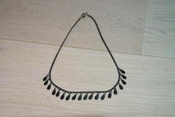 Te koop: Ketting druppelvorm hangertjes, brons/ijzerkleur