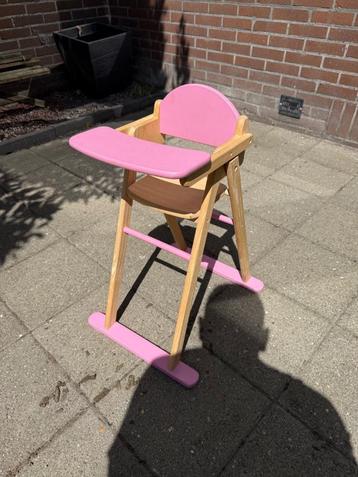 Poppen eetstoeltje beschikbaar voor biedingen