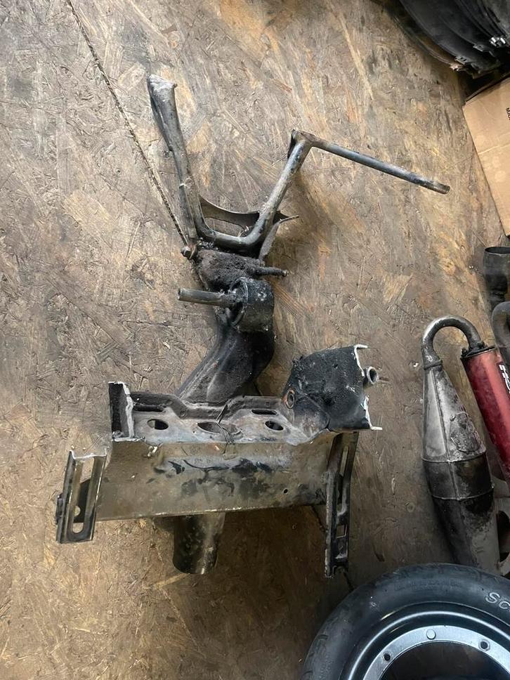 Gilera runner 125 180 swingarm met bokstandaard, Motoren, Tuning en Styling, Ophalen of Verzenden