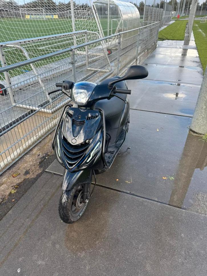 Piaggio zip, Fietsen en Brommers, Scooters | Piaggio, Zo goed als nieuw, Zip, Benzine, Ophalen