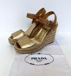 PRADA Goud wedges   Maat 40, Kleding | Dames, Schoenen, Ophalen of Verzenden, Schoenen met hoge hakken, Prada, Zo goed als nieuw