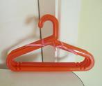 Vintage kledinghangers hangers oranje Ikea, Kunststof, Overige typen, Ophalen of Verzenden, Zo goed als nieuw