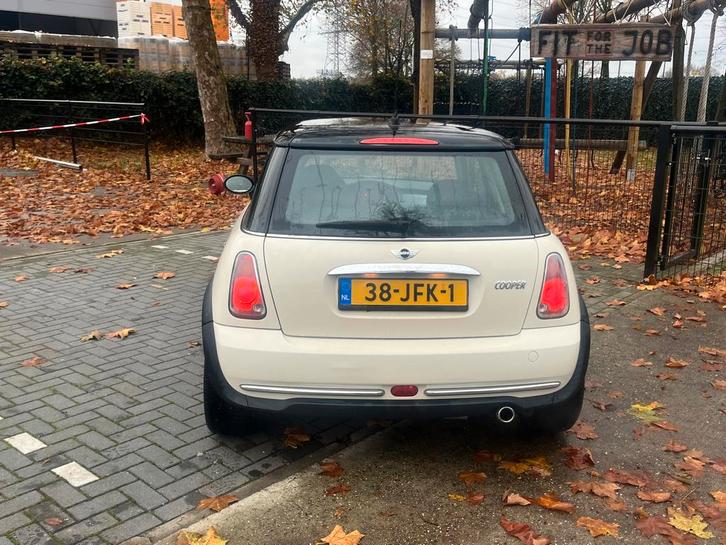 Mini 1.6 16V Cooper 2004 Wit, Auto's, Mini, Particulier, Benzine, D, Hatchback, Handgeschakeld, Geïmporteerd, Wit, Voorwielaandrijving