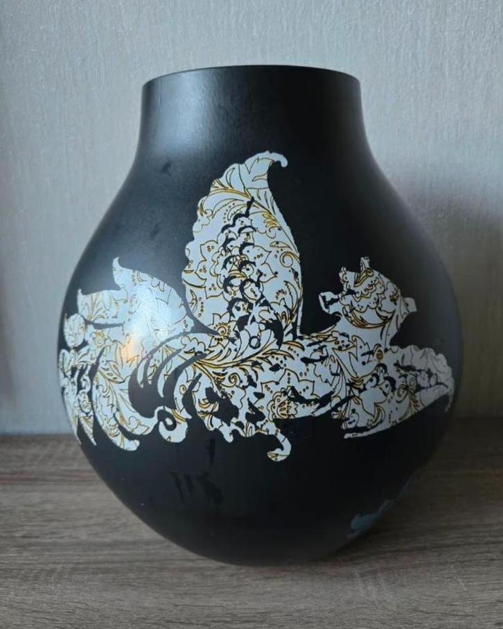 Zwarte Jonsberg vaas - Hella Jongerius - Ikea vaas, Huis en Inrichting, Woonaccessoires | Vazen, Gebruikt, Overige kleuren, Minder dan 50 cm