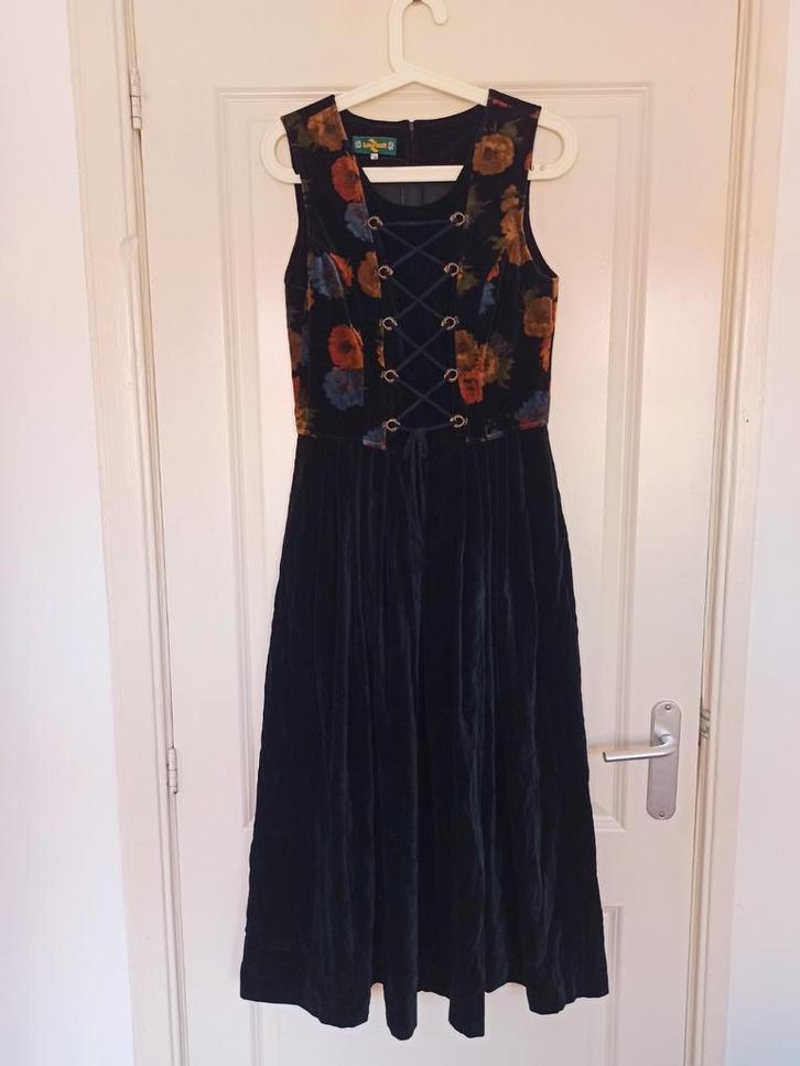Vintage warme duitse dirndl jurk (Linzner), Kleding | Dames, Gelegenheidskleding, Zo goed als nieuw, Overige typen, Maat 36 (S)
