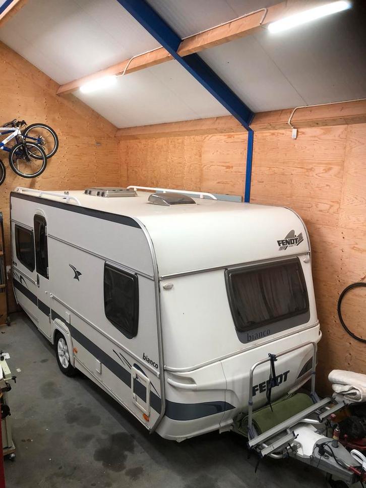 Fendt Bianco 470 voorzien van Mover, Caravans en Kamperen, Caravans, Particulier, tot en met 4, Rondzit, Fendt, Luifel, Ophalen