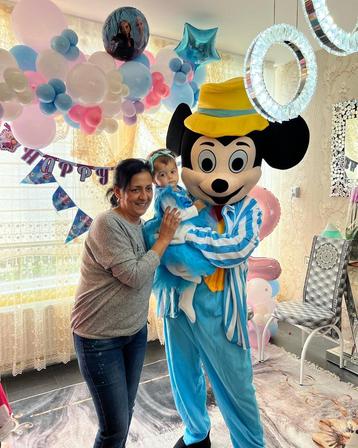 Mickey Mouse mascotte met de leukste acteur op jouw feestje beschikbaar voor biedingen