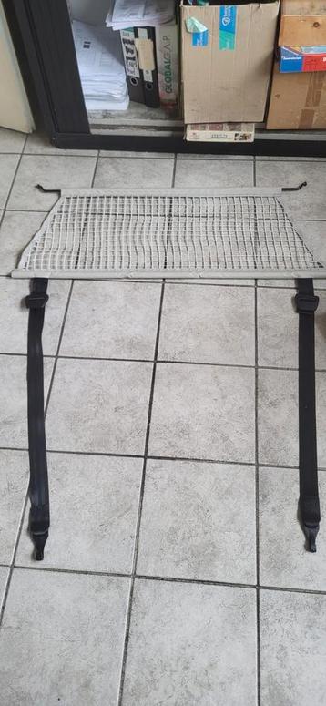 Renault Hondenrek - Zo Goed Als Nieuw! beschikbaar voor biedingen