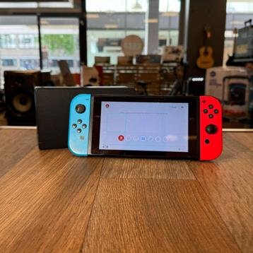 Nintendo Switch Rood/Blauw | Incl docking | Gebruikte staat beschikbaar voor biedingen