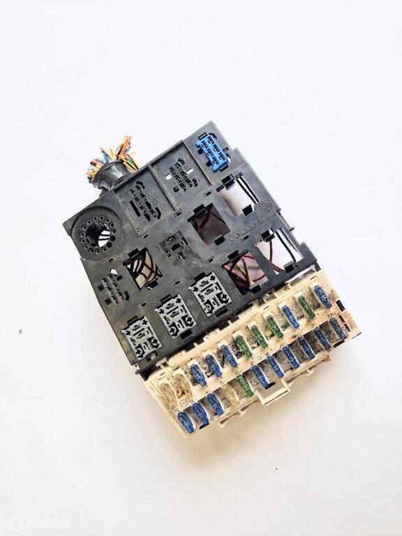 Zekeringenkast dashboard Volvo 740 1347424, Auto-onderdelen, Elektronica en Kabels, Volvo, Gebruikt, Ophalen of Verzenden