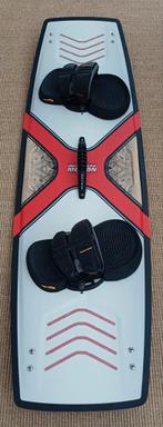 Naish Motion 138 kitesurf board + Apex bindingen, Nieuwstaat, Twintip, Ophalen, Zo goed als nieuw, Overige typen