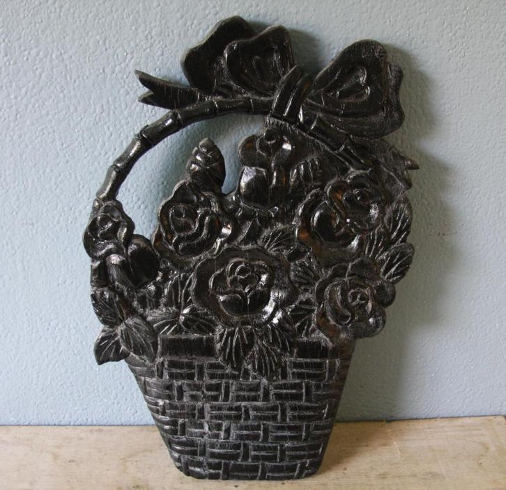 Zwart houten bloemenmand wanddecoratie, Huis en Inrichting, Woonaccessoires | Wanddecoraties, Zo goed als nieuw, Ophalen