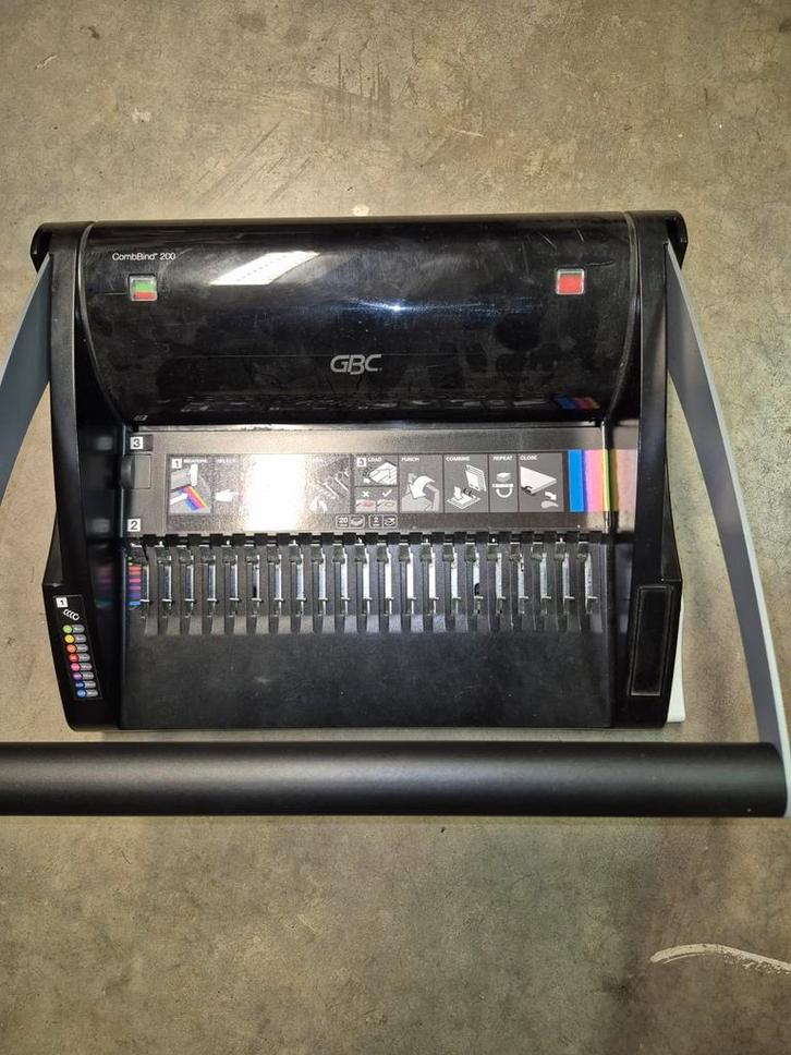 GBC CombBind 200 Inbindmachine, Zakelijke goederen, Kantoor en Winkelinrichting | Apparatuur en Telecommunicatie, Overige typen