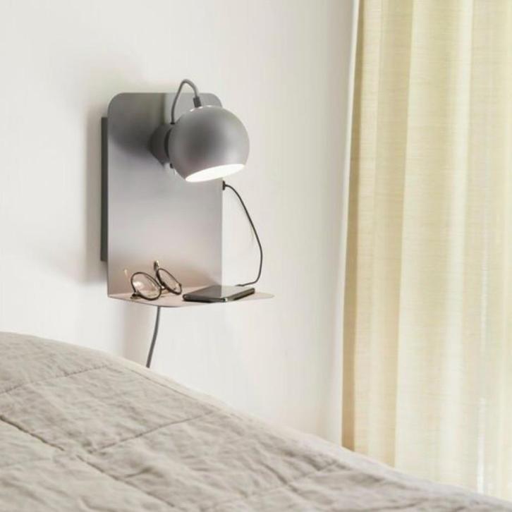Deens design wandlamp met USB - design: Benny Frandsen, Huis en Inrichting, Lampen | Wandlampen, Gebruikt, Metaal, Ophalen