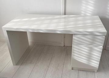 Malm IKEA Bureau - afbeelding 1