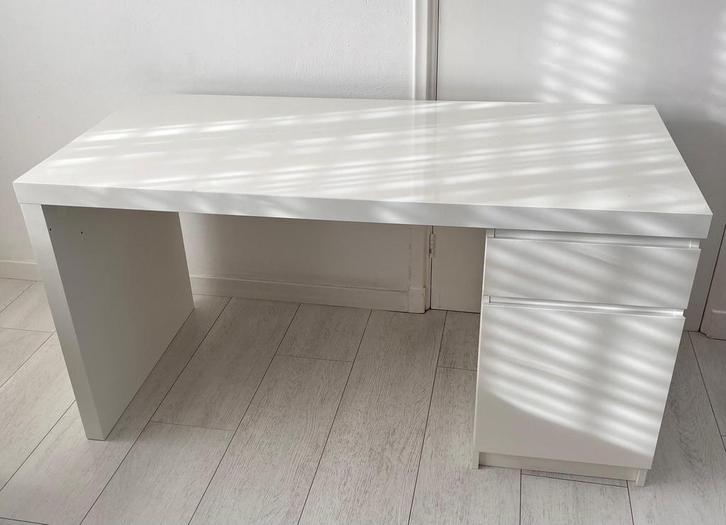 Malm IKEA Bureau, Huis en Inrichting, Bureaus, Gebruikt, Bureau, Ophalen of Verzenden