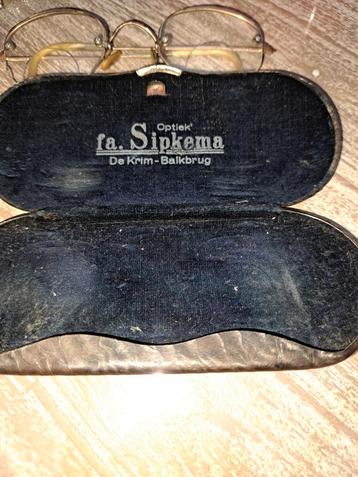 Antieke brillen koker van rond 1920  metoud brilletje  beschikbaar voor biedingen