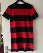 Nikkie jurk rood/zwart glitter, maat S, Kleding | Dames, Jurken, Nieuw, Ophalen of Verzenden, Maat 36 (S), Boven de knie